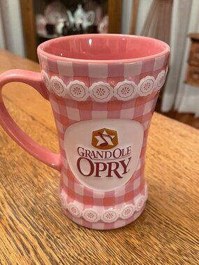 "Howdee!" Grand Ole Opry Minnie Pearl Themed Coffee Cup Mug 13 ounces